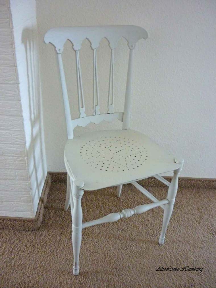 Holzstuhl - AlteLiebeHamburg