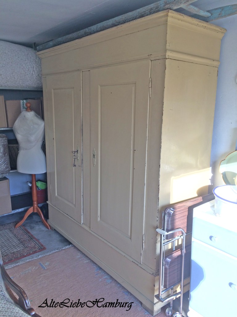 Alter Bauernschrank